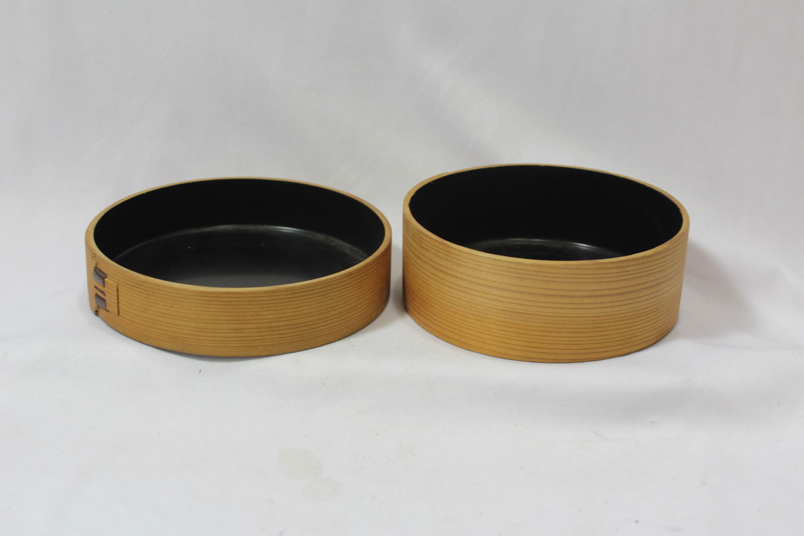 Lot of 2 Lacquer Trays (1 of 4)