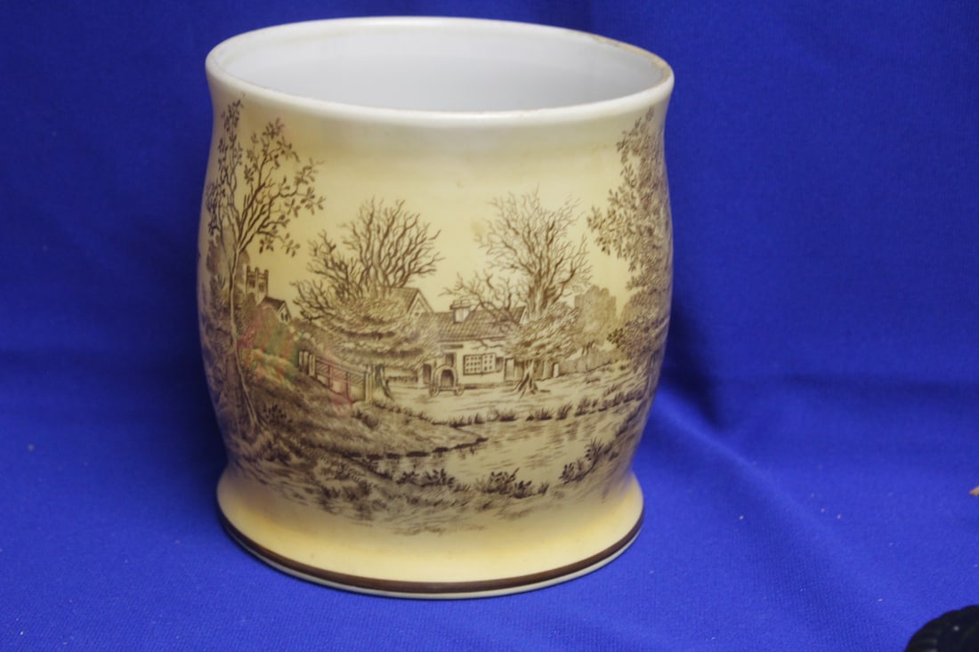 A Decorative Cookie Jar - 5