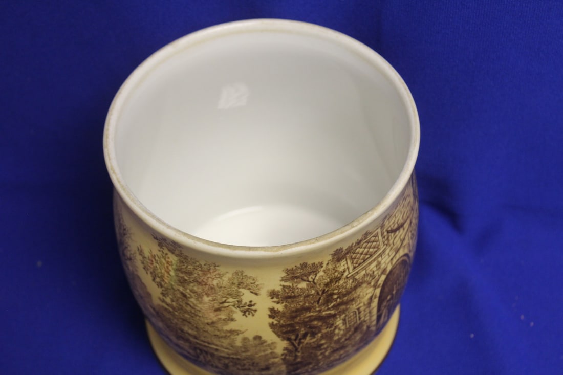 A Decorative Cookie Jar - 6