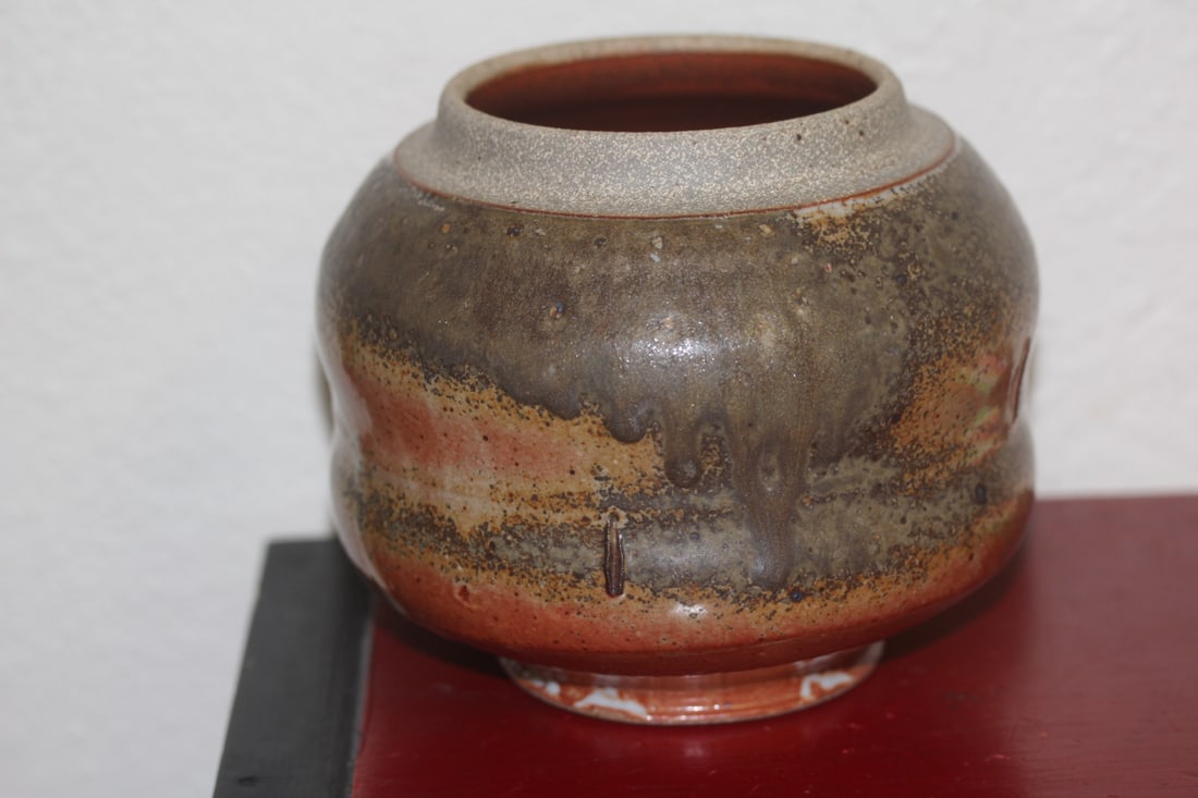 Signed Matthew Hyleck Stoneware - 4