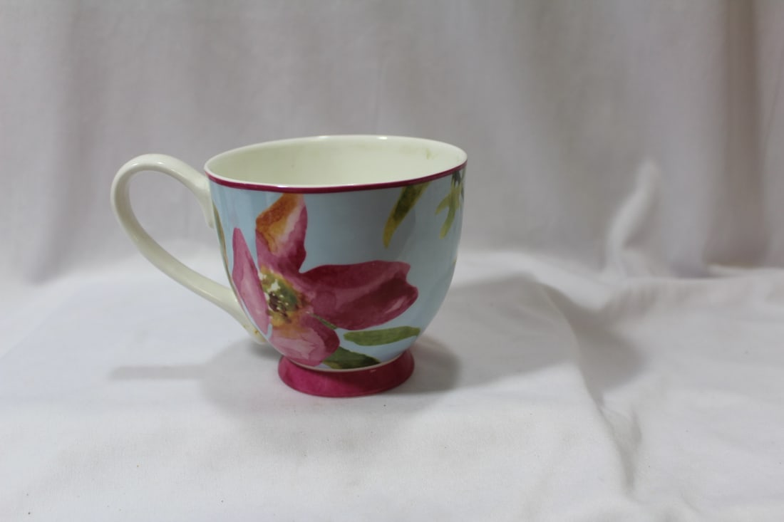 Inspire Bone China Cup: 4 1/4" in diameter