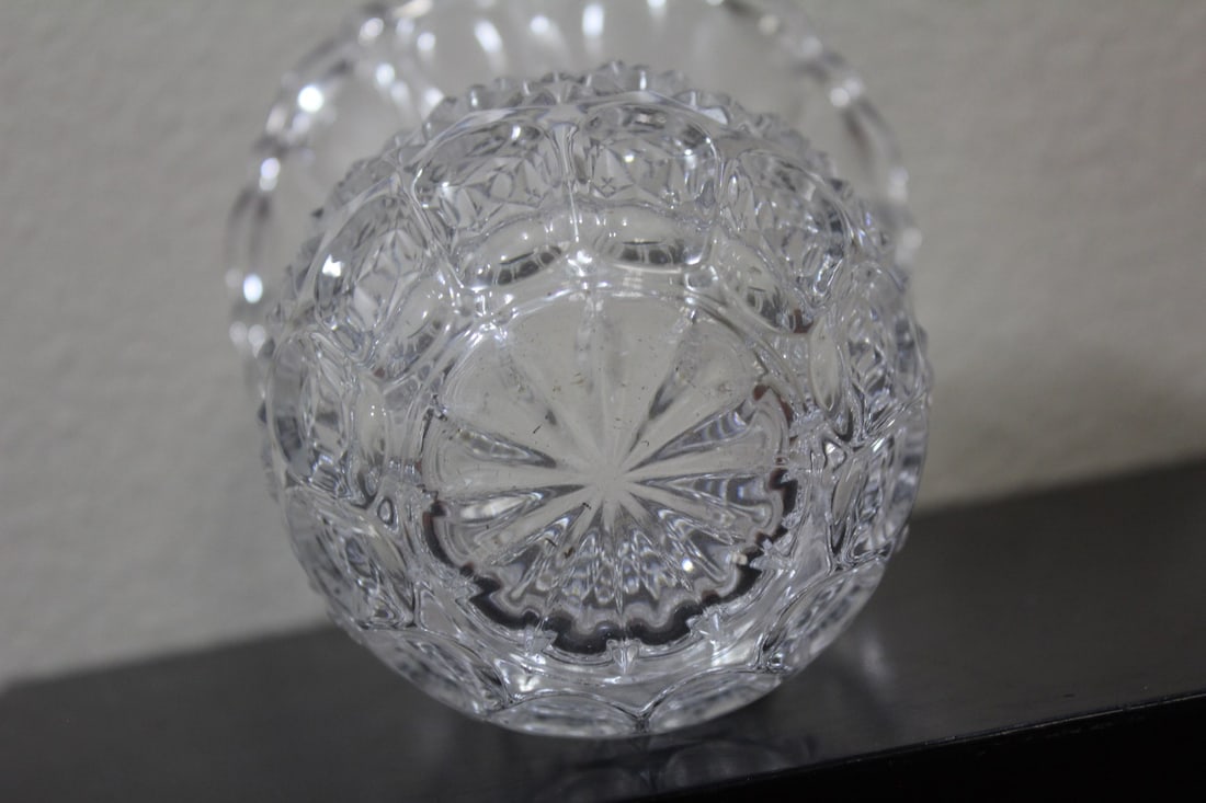 A Crystal Vase - 3