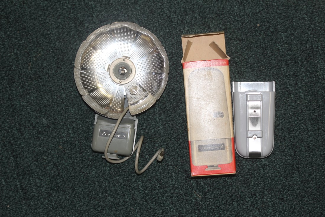 Zeiss Ikon Ikoblitz 5 Flash: not tested to see if works or not