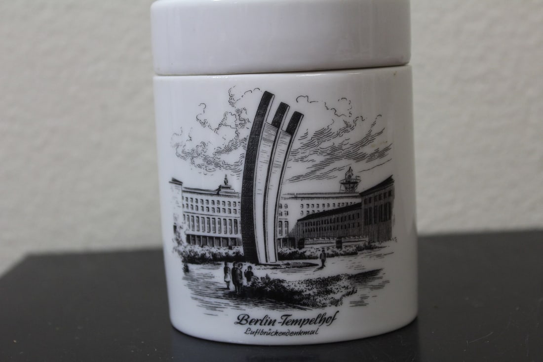 A Kaiser Oval Box - 2