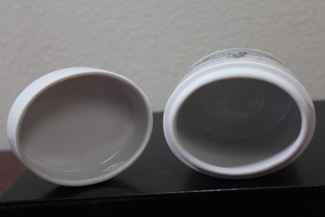 A Kaiser Oval Box - 3