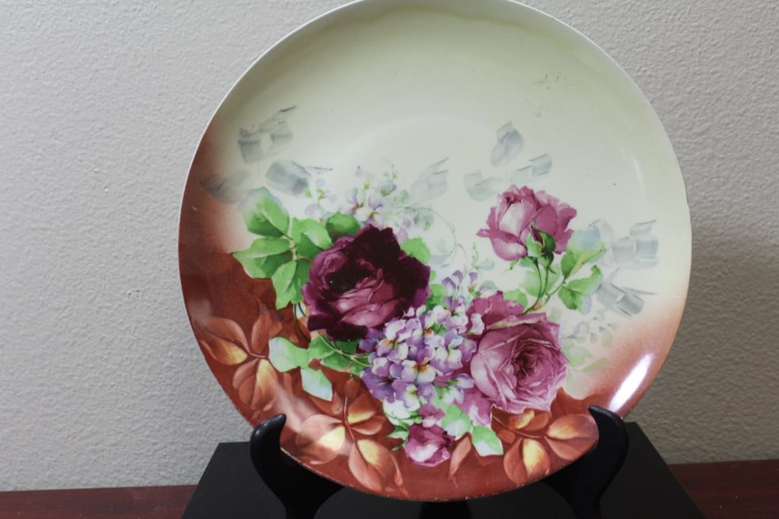 A Handpainted Rose Plate: 9 3/4" in diameter