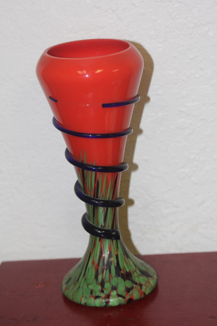 Vintage Art Glass Vase (1 of 6)