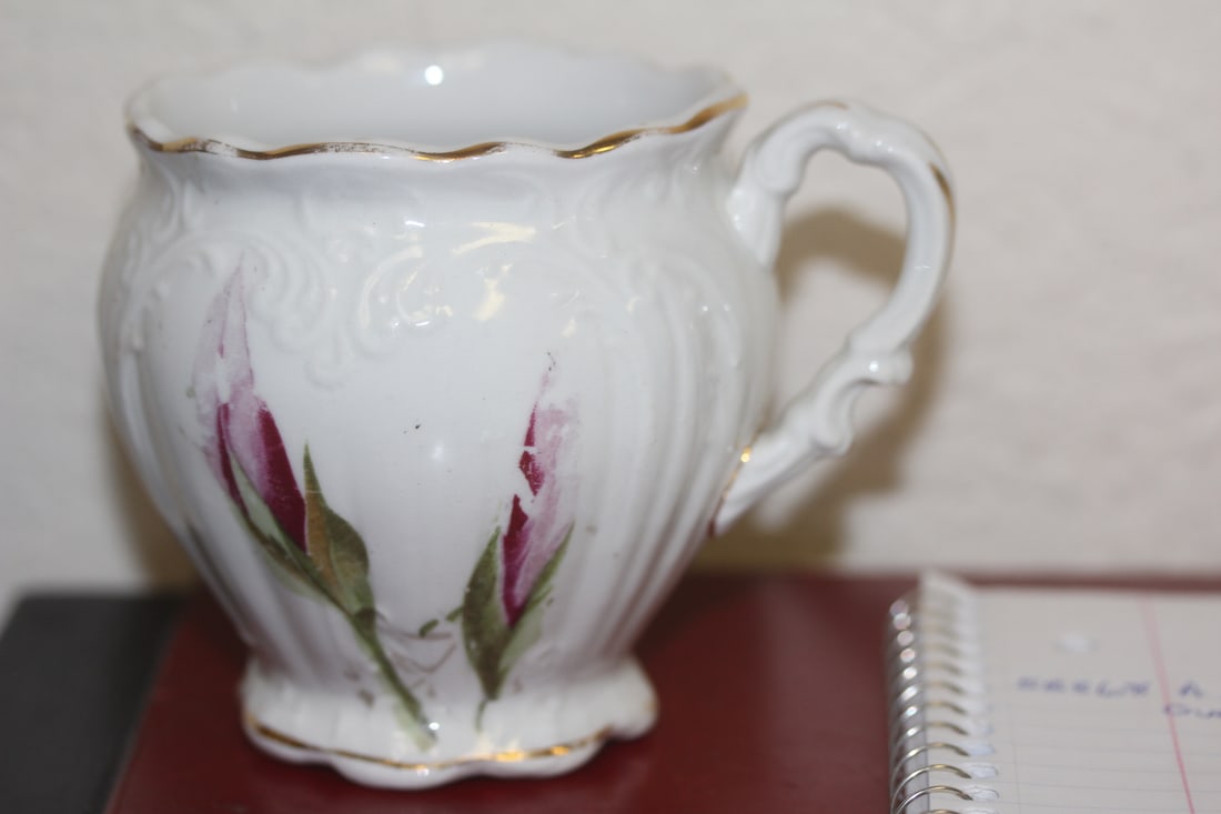 Vintage Porcelain Creamer (1 of 4)