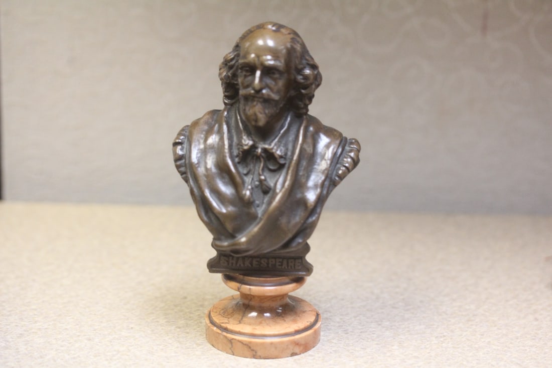 Small Solid Bronze Shakespear Bronze: on stand - all in one piece - 4 3/4" tall - vintage/antique
