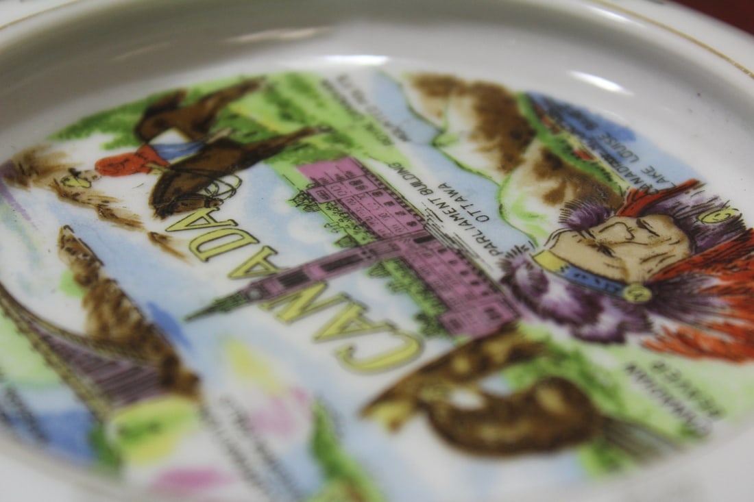 A Canada Ceramic Ashtray - 6