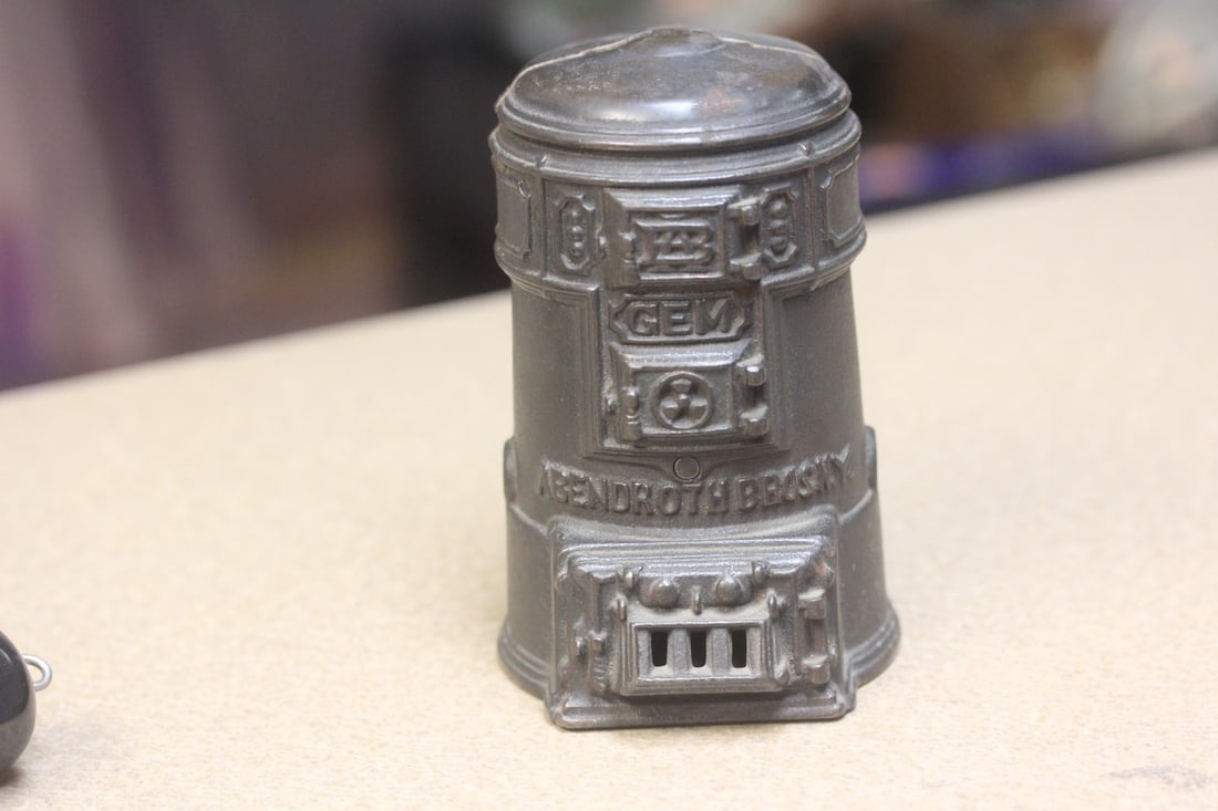 Abendroth Brothers Cast Iron Bank: New York - antique , 1800's - 4 3/4" tall