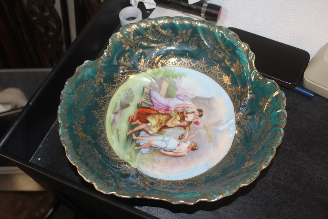 Victoria Austria Bowl: 10 3/8" in diameter