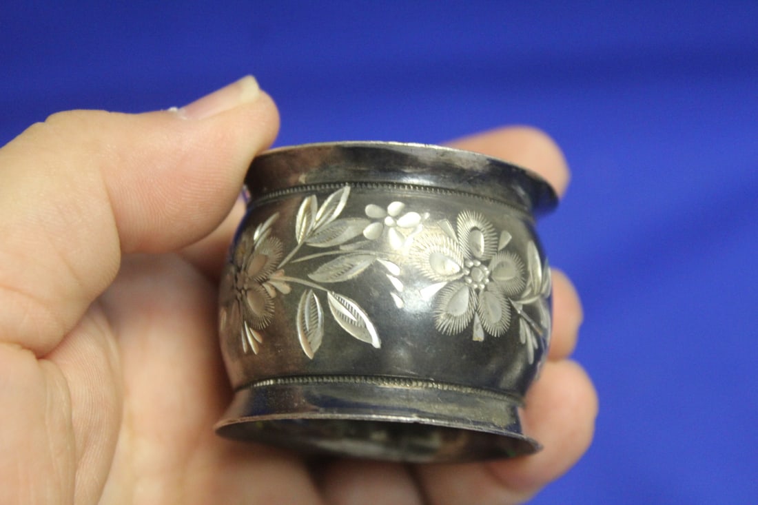 A Silverplated Single Napkin Ring - 3