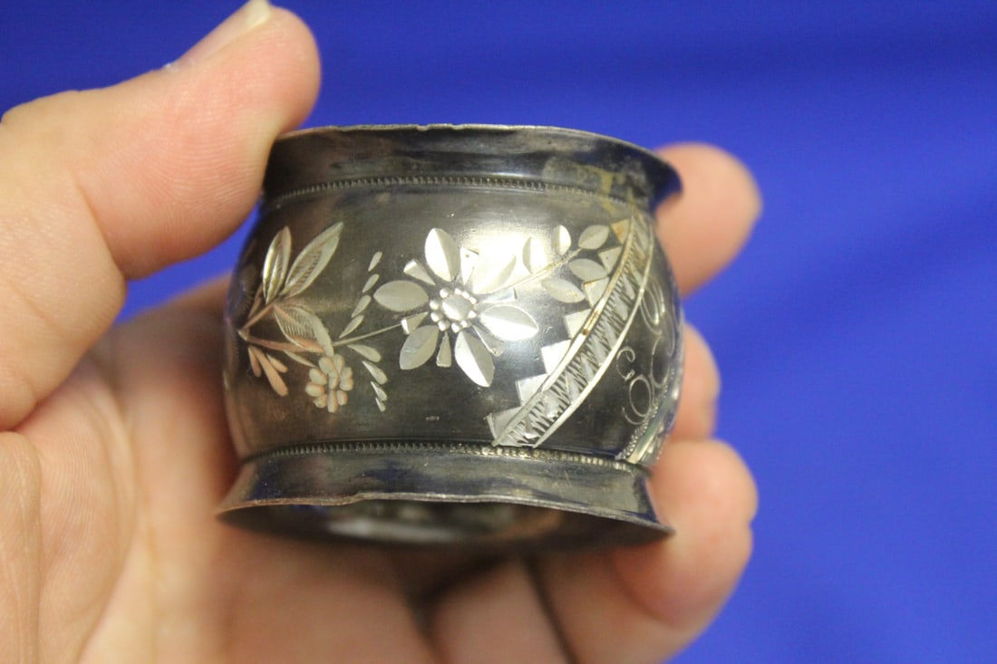 A Silverplated Single Napkin Ring - 4