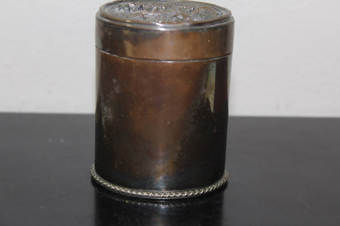 A Nice Repousse Great Britain Box: 3 3/8" tall