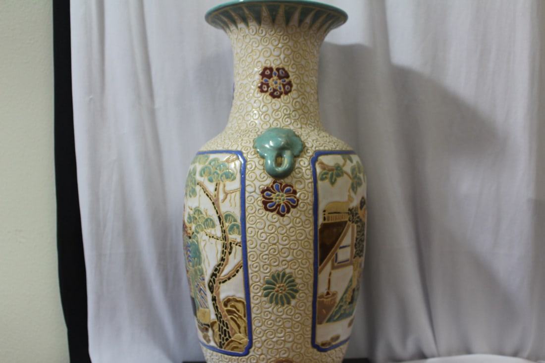 A Chinese/Oriental Pottery Vase (1 of 7)