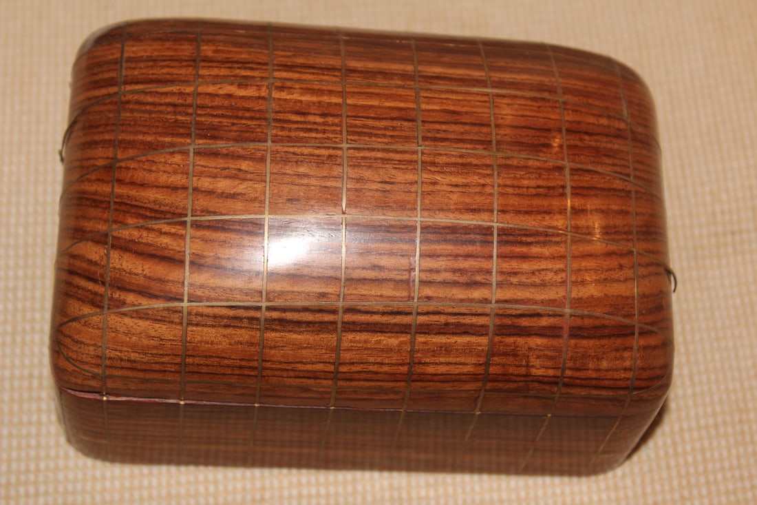 Vintage Exotic Wooden Box: with wire inlaid - 5 5/8" across