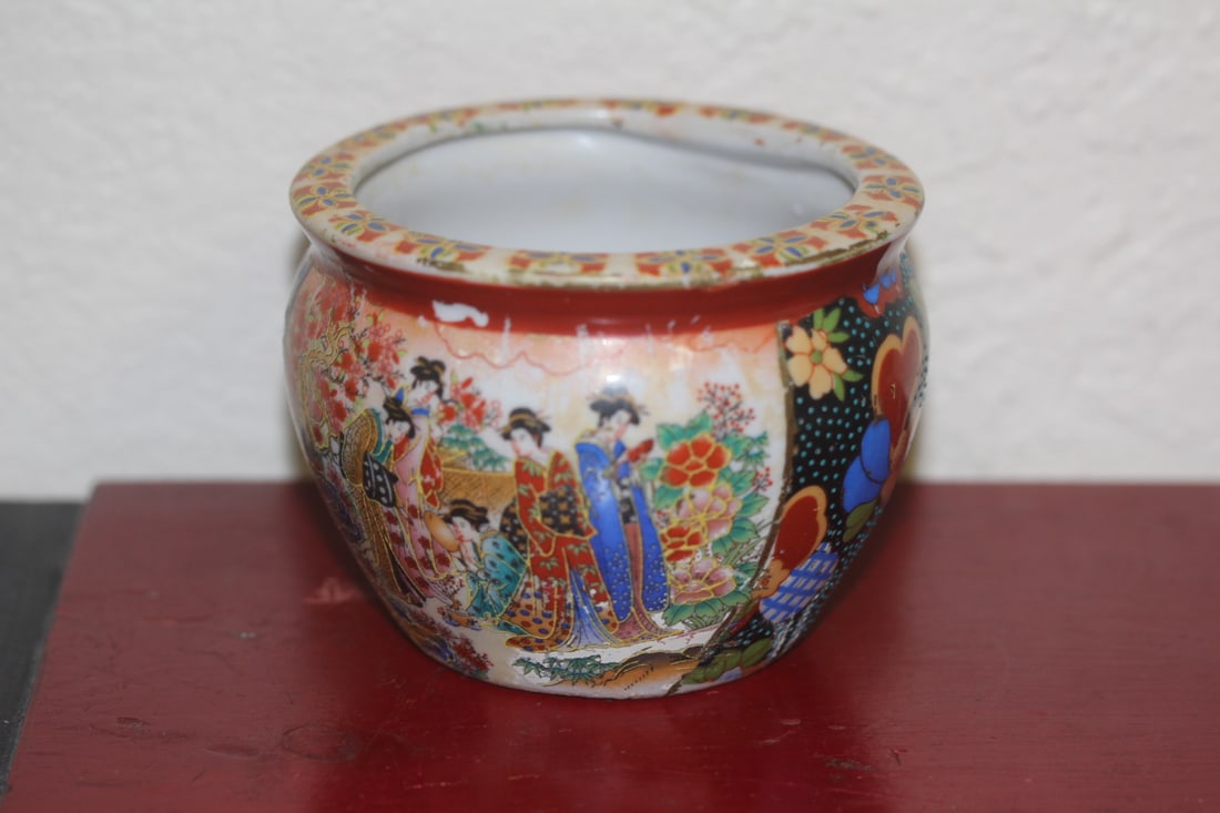 Decorative Chinese Plant Pot (1 of 6)