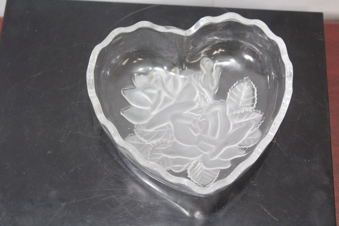 A Heart Shape Frost Glass Rose Bowl: 6" across