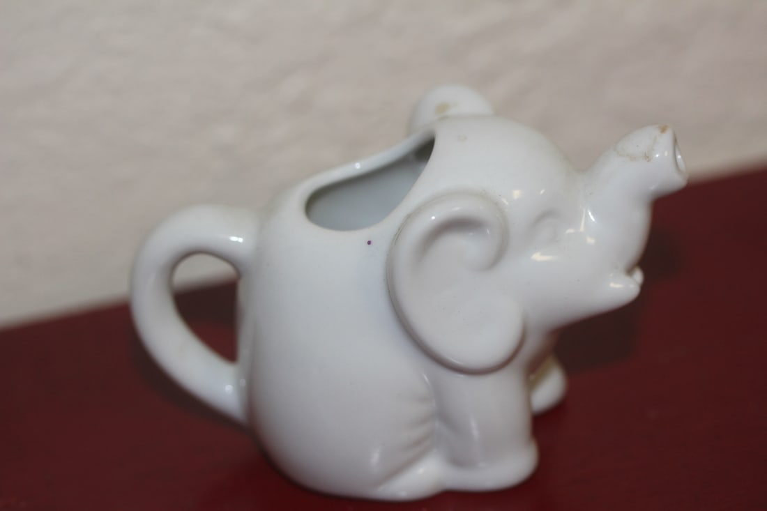 Small Ceramic Elephant Teapot: 3 3/8" across