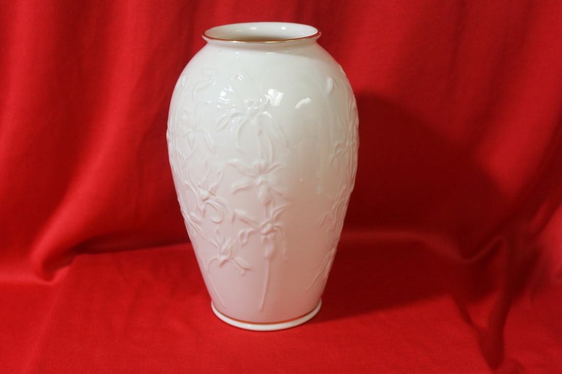 A Lenox Vase - 2