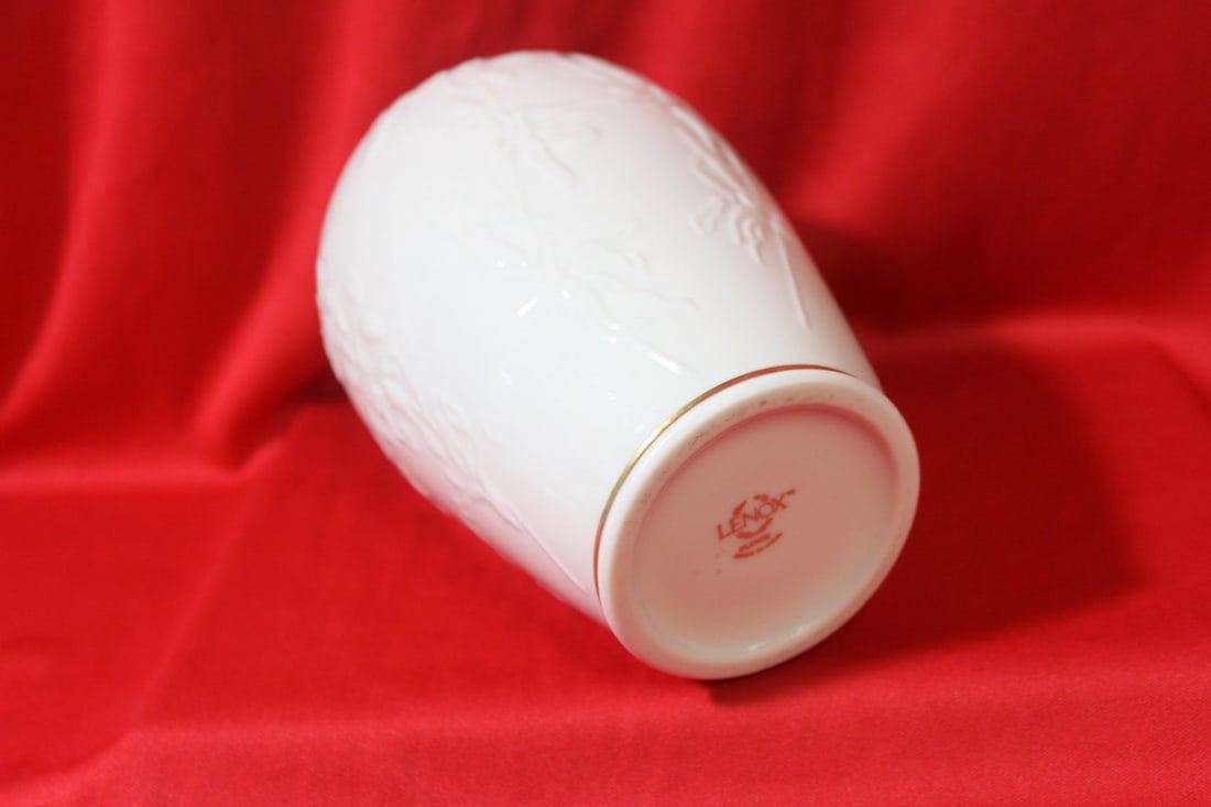 A Lenox Vase - 4