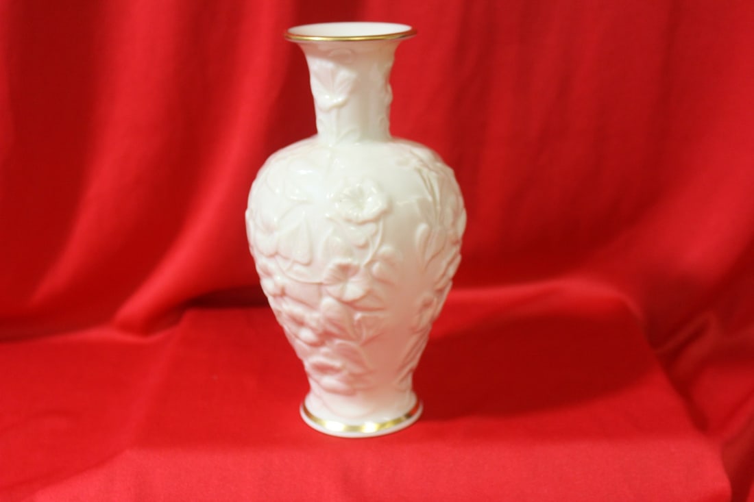 A Lenox Vase (1 of 4)