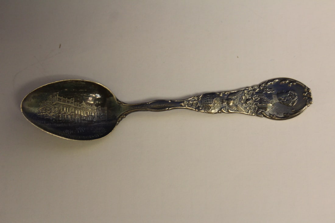 A Souvenir Spoon: Sterling - Chicago 1893 World's Fair - 4 inches long