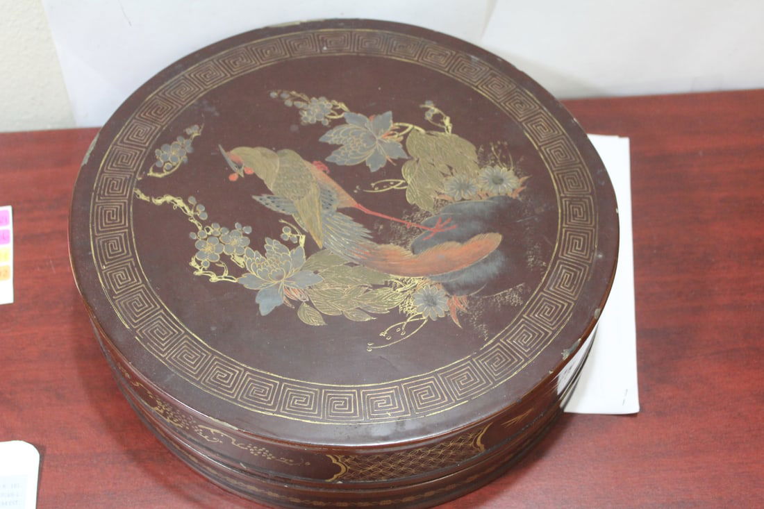 An Antique Chinese Lacquer Sweet Box: 11 7/8" in diameter