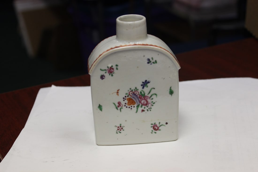 A Chinese Export Tea Container - 2