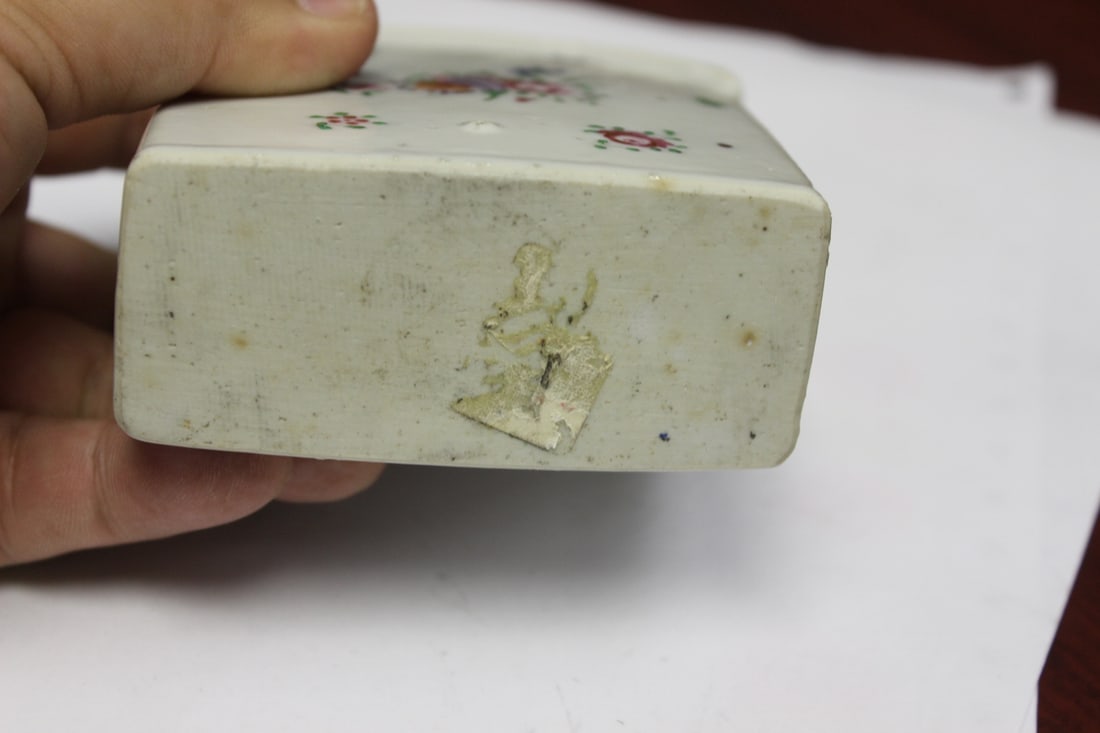 A Chinese Export Tea Container - 9