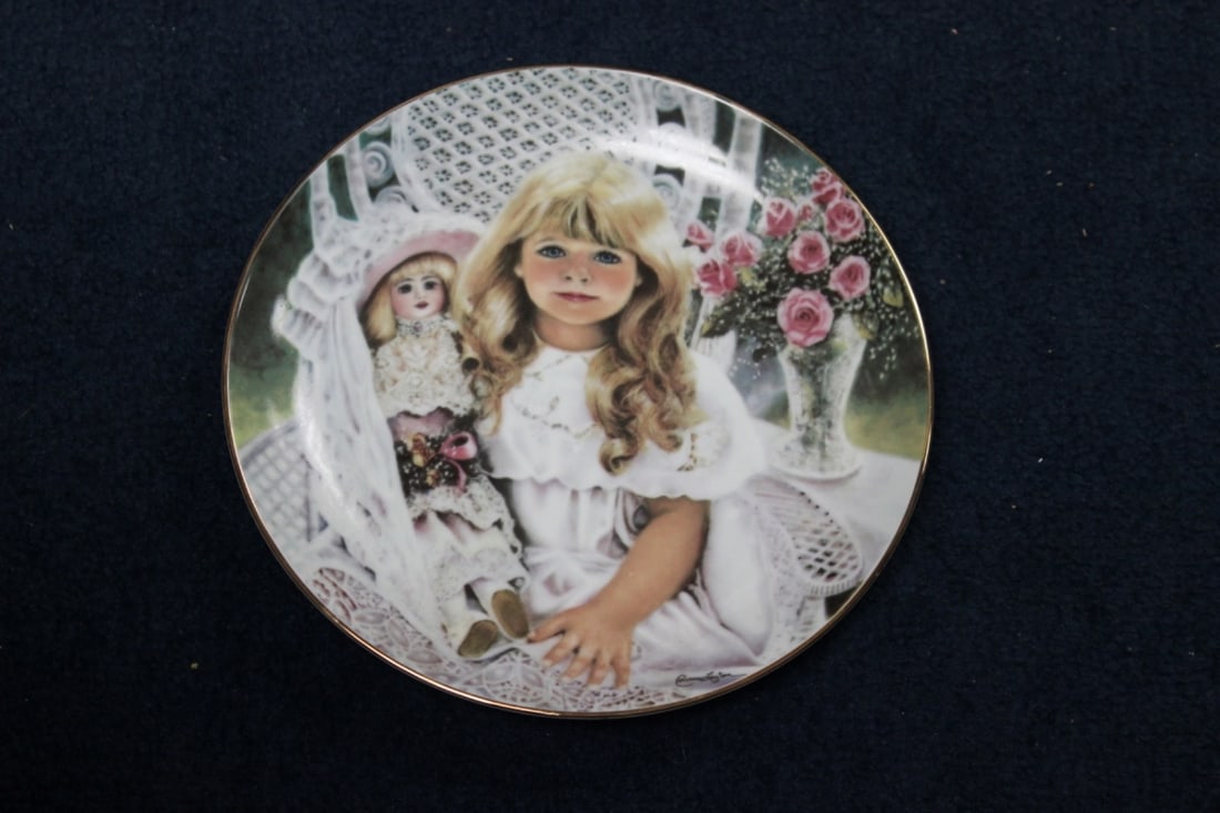 Collector's Plate "Anna" - by Corinne Layton: 8 1/8 inches in diameter