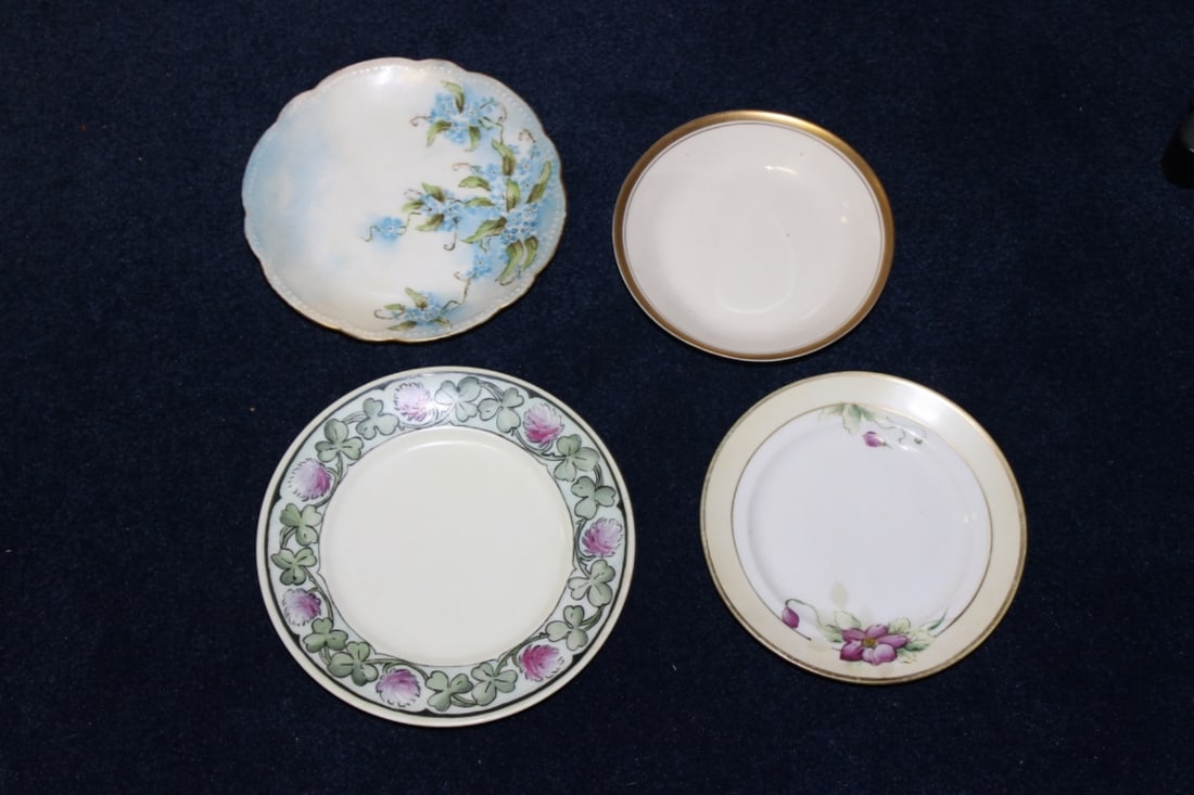 A Lot of 4 Bread / Butter Plates (1 of 9)