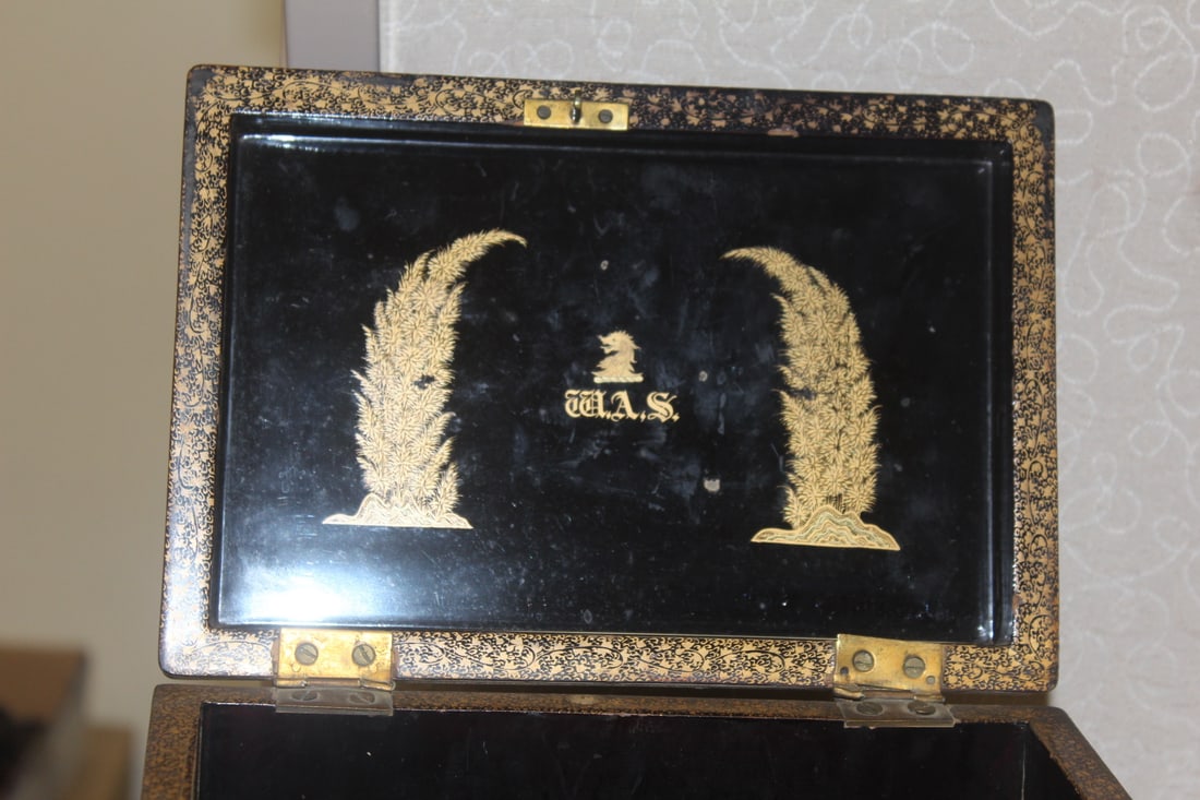 Chinese Export Lacquer Box - 7