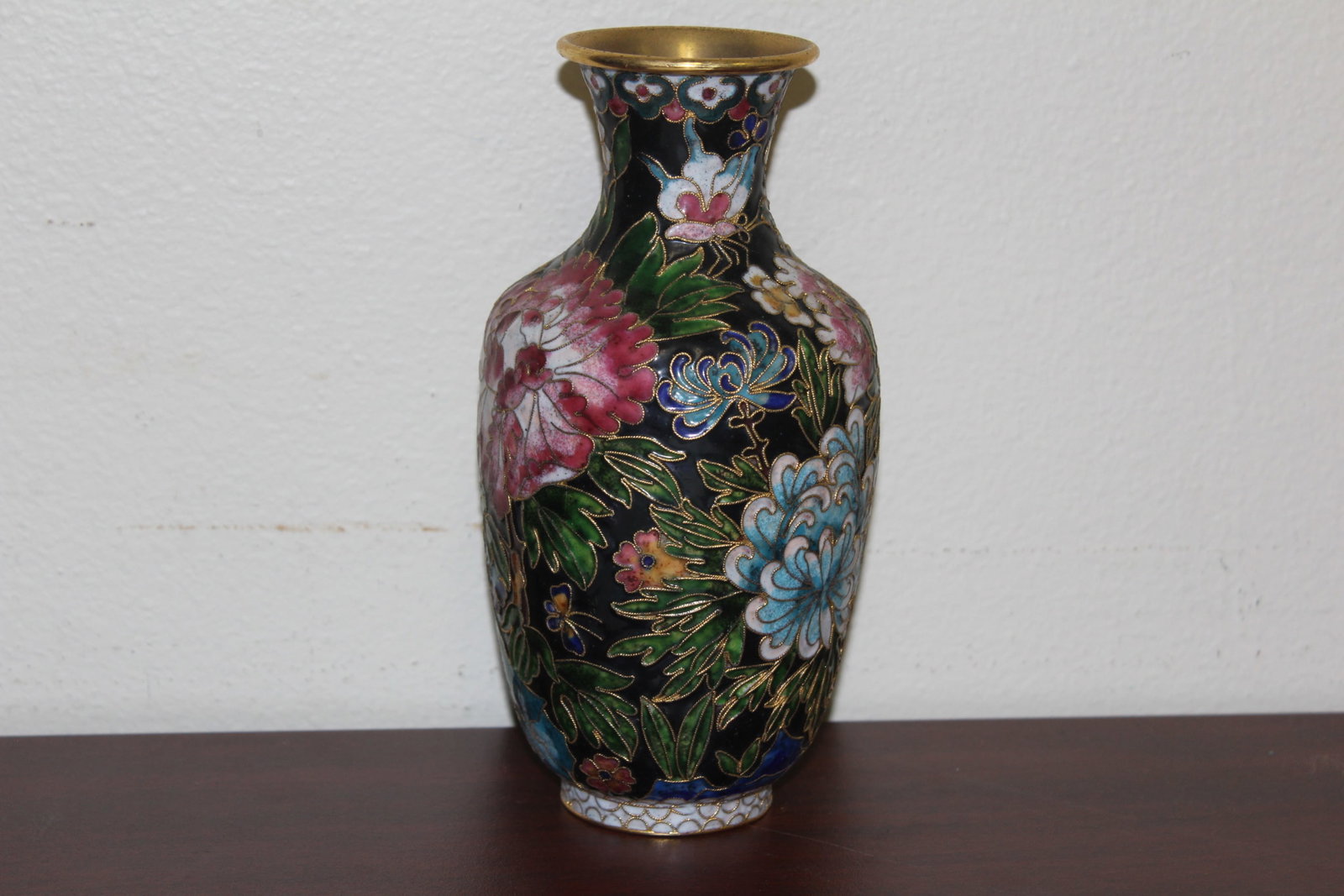 A Chinese Cloisonne Vase: 8 1/4" tall