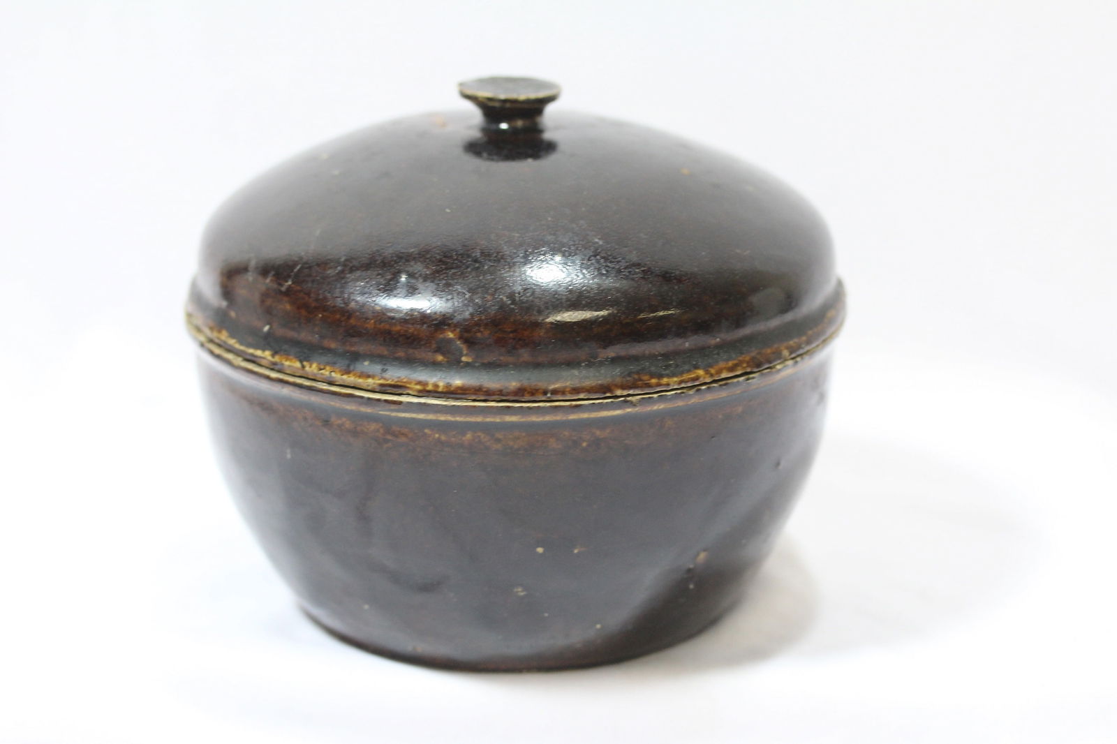 A Stoneware Bowl with Lid (1 of 9)