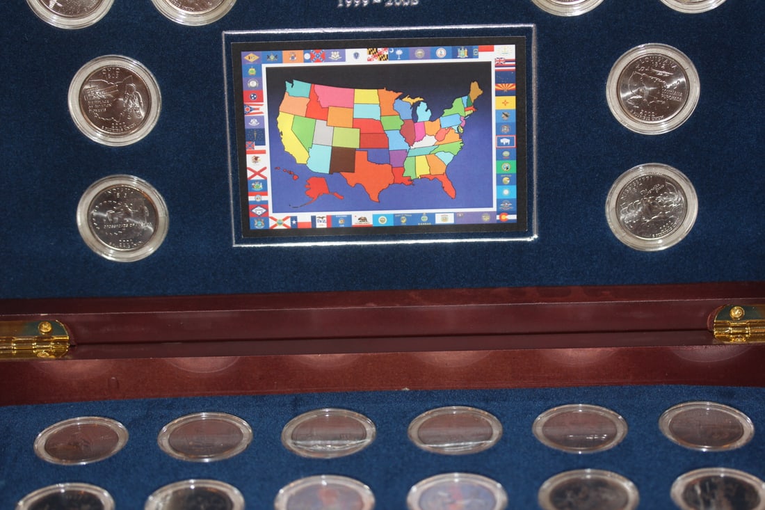 50 States Quarters Collection: gold plated - 50 quarters complete inside wooden case