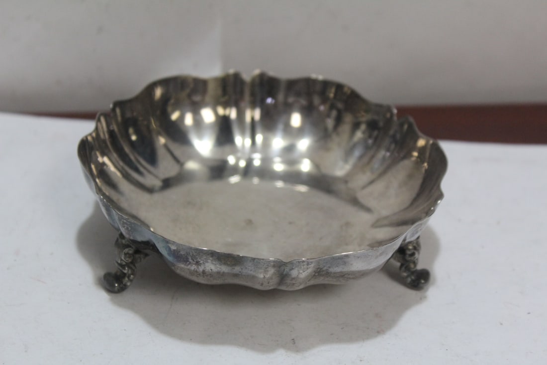 A Footed Silverplated Tray/Bowl: 5" in diameter