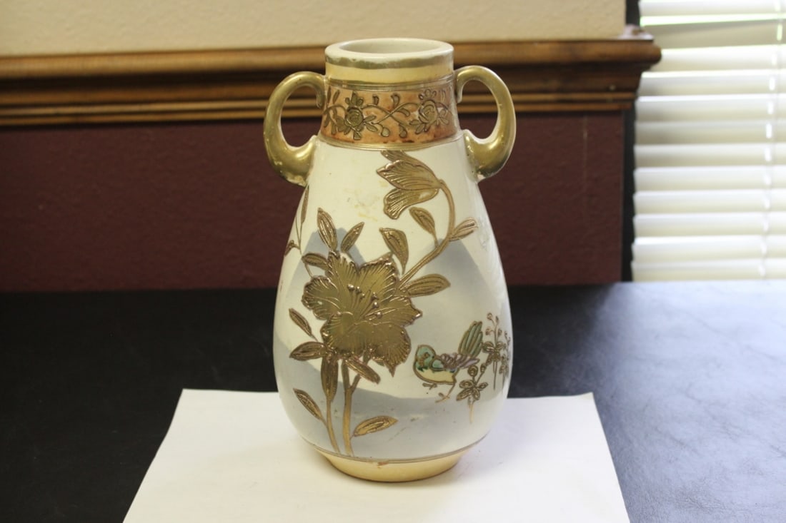 Japanese Pottery Vase - Gold Gilted: 10 inches tall