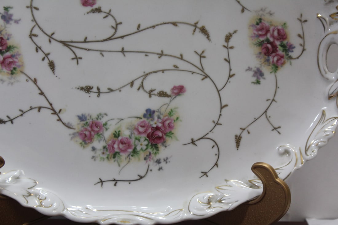 A Large Ceramic Platter - 4