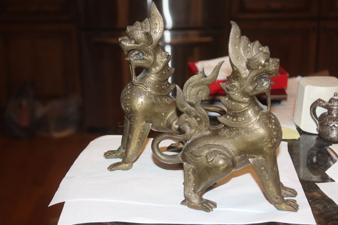Pair of Asian Bronze Foo Lions: 8 3/4" tall