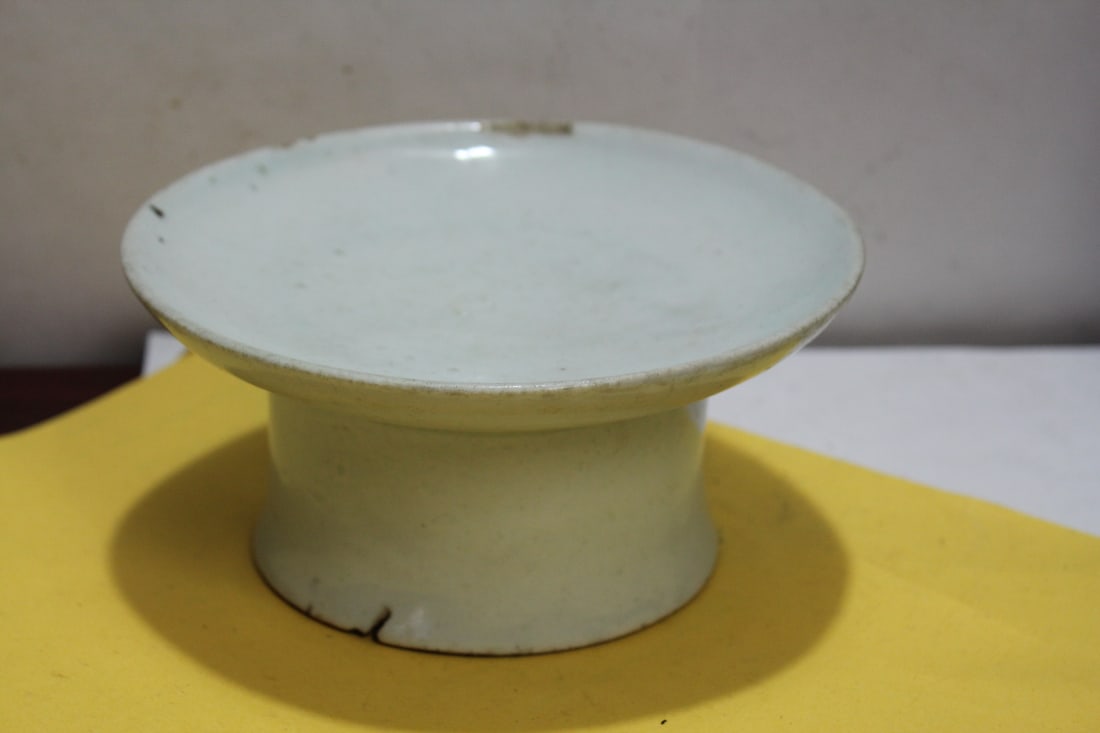 A Korena Choson Dynasty Altar Dish: 19th century - please note= chip - 6 1/4" in diameter