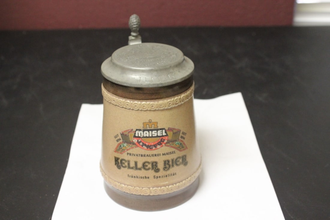 A Marzi and Remi Stein: very ornate lid