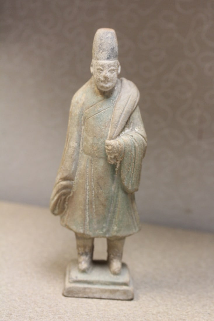 Antique Chinese Attendant: Possibly Tang? Dynasty - 7 3/4" tall