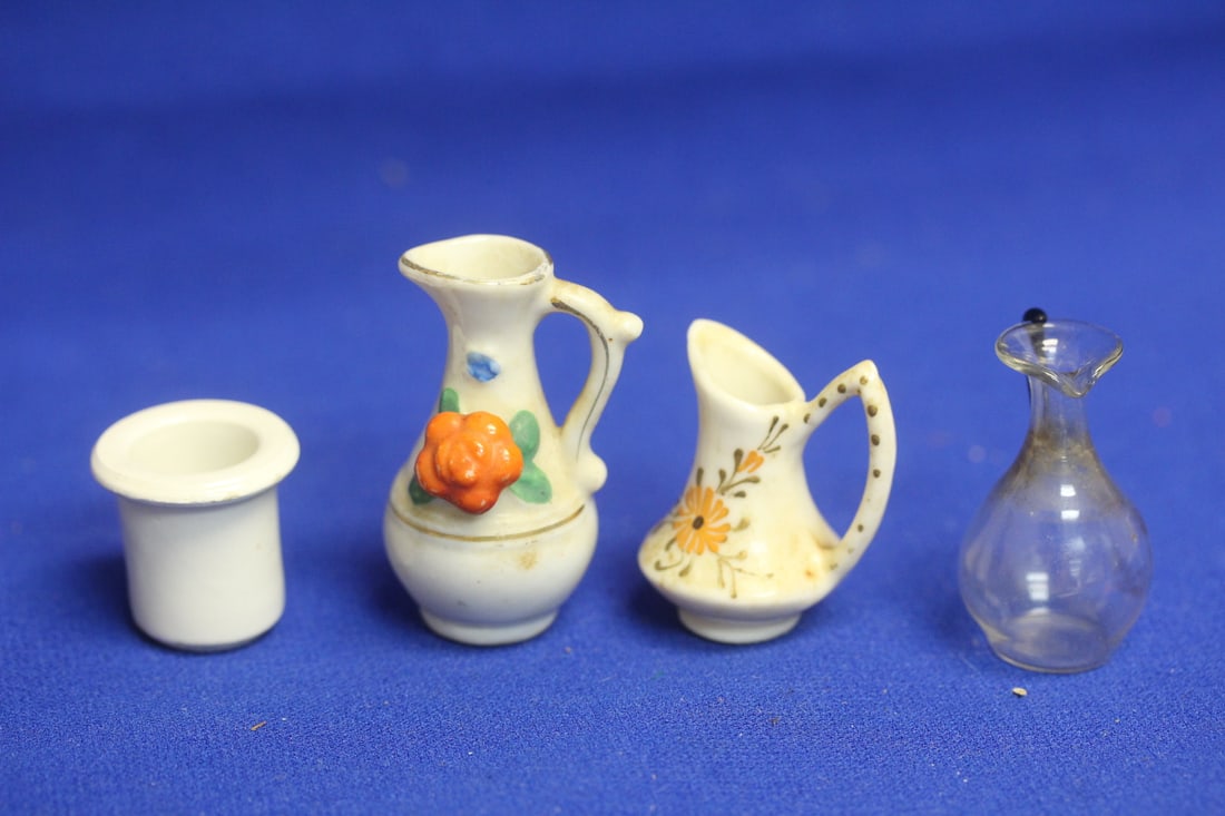 Lot of 4 Miniatures: tallest= 2"