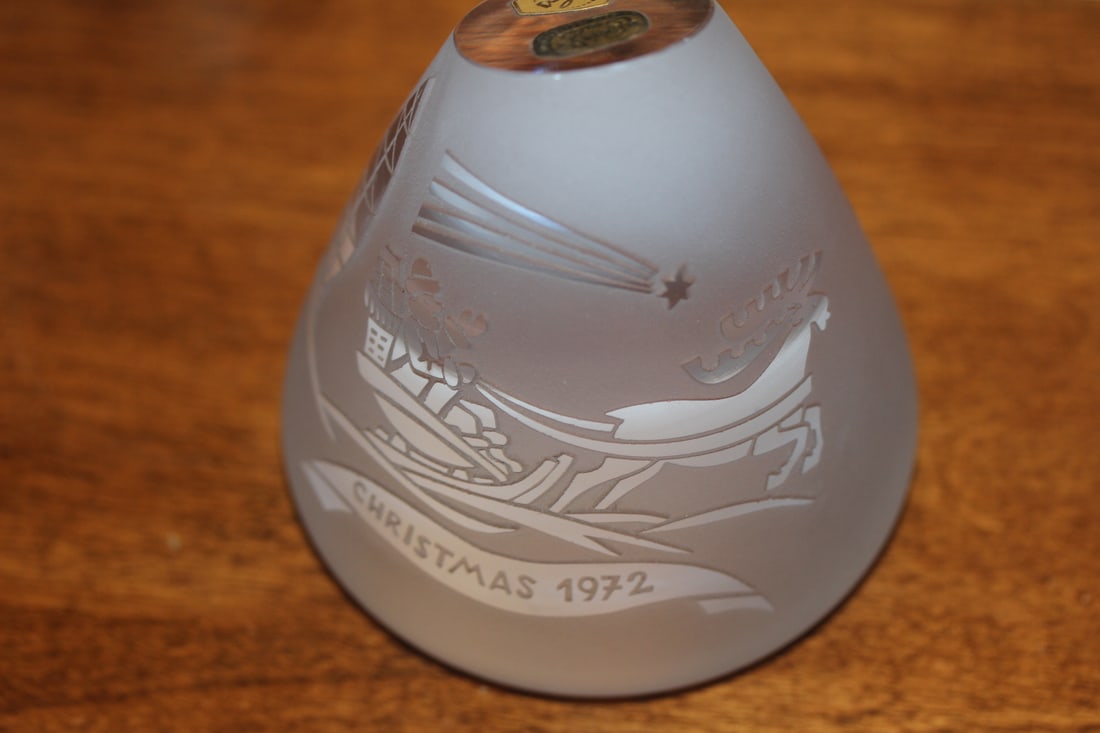 1972 Bohemian Etched Glass Paperweight: 4 1/2" Tall