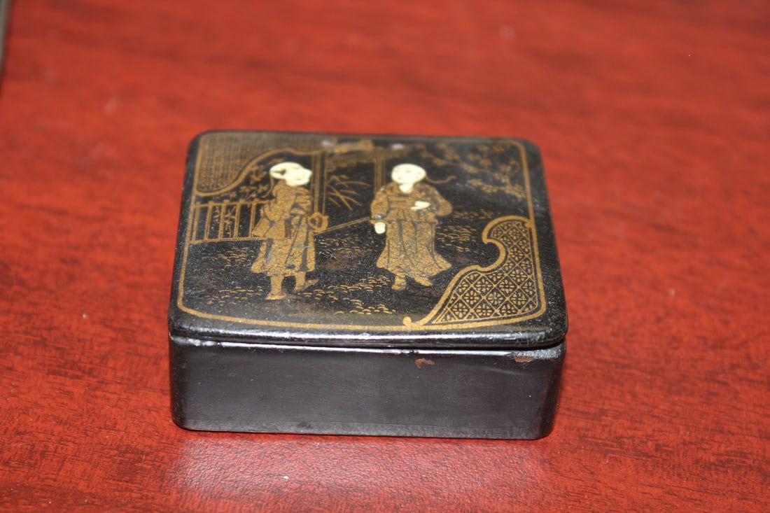 A Chinese Export Black Lacquer Box: 19th century - 2 3/8" x 2 1/8" x 7/8"