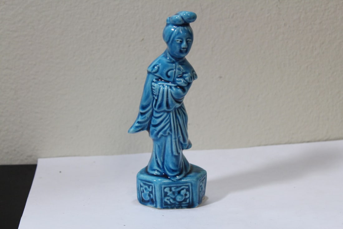 A Vintage Chinese Turquoise Kwan Yin: marked China - please note: minor chip on the foot as shown - 6 inches tall