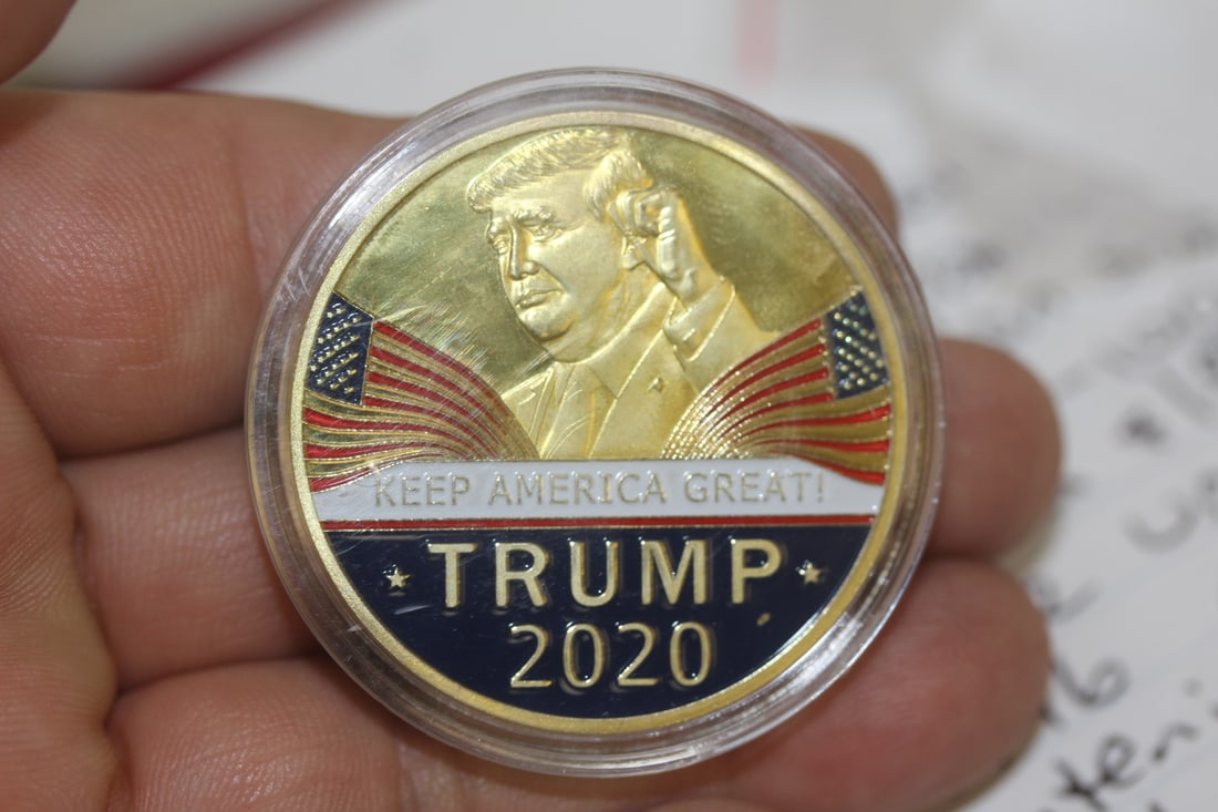 President Trump Commemorative Coin (1 of 2)