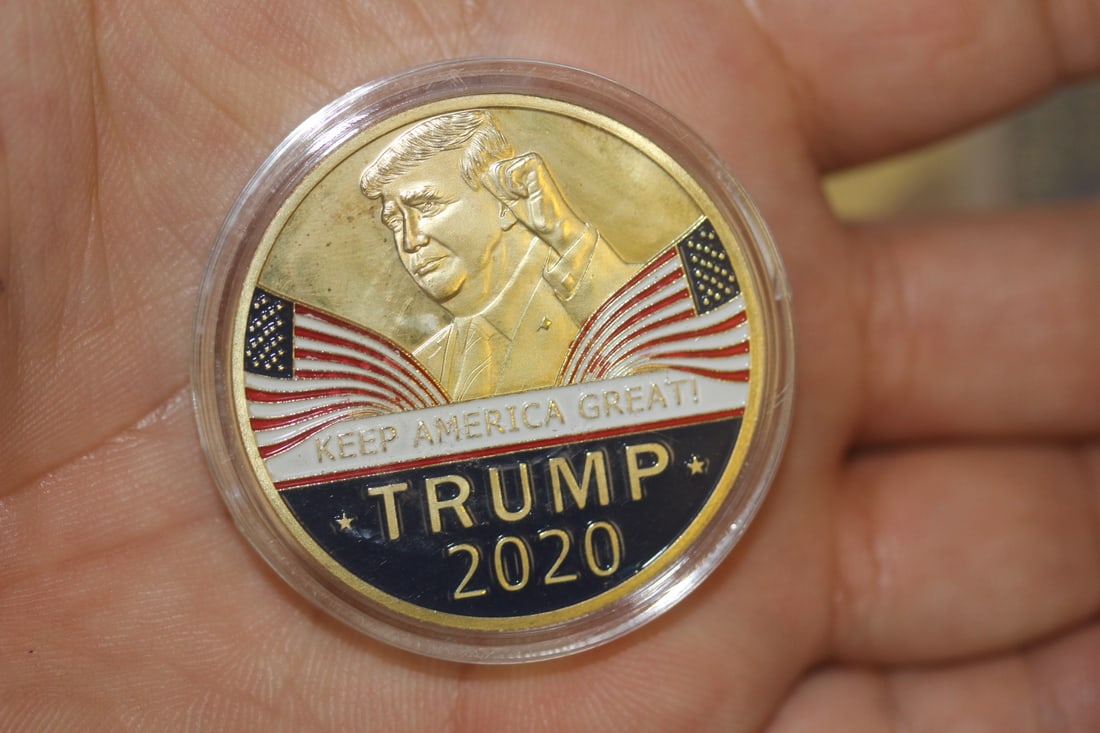 President Trump Commemorative Coin: clad